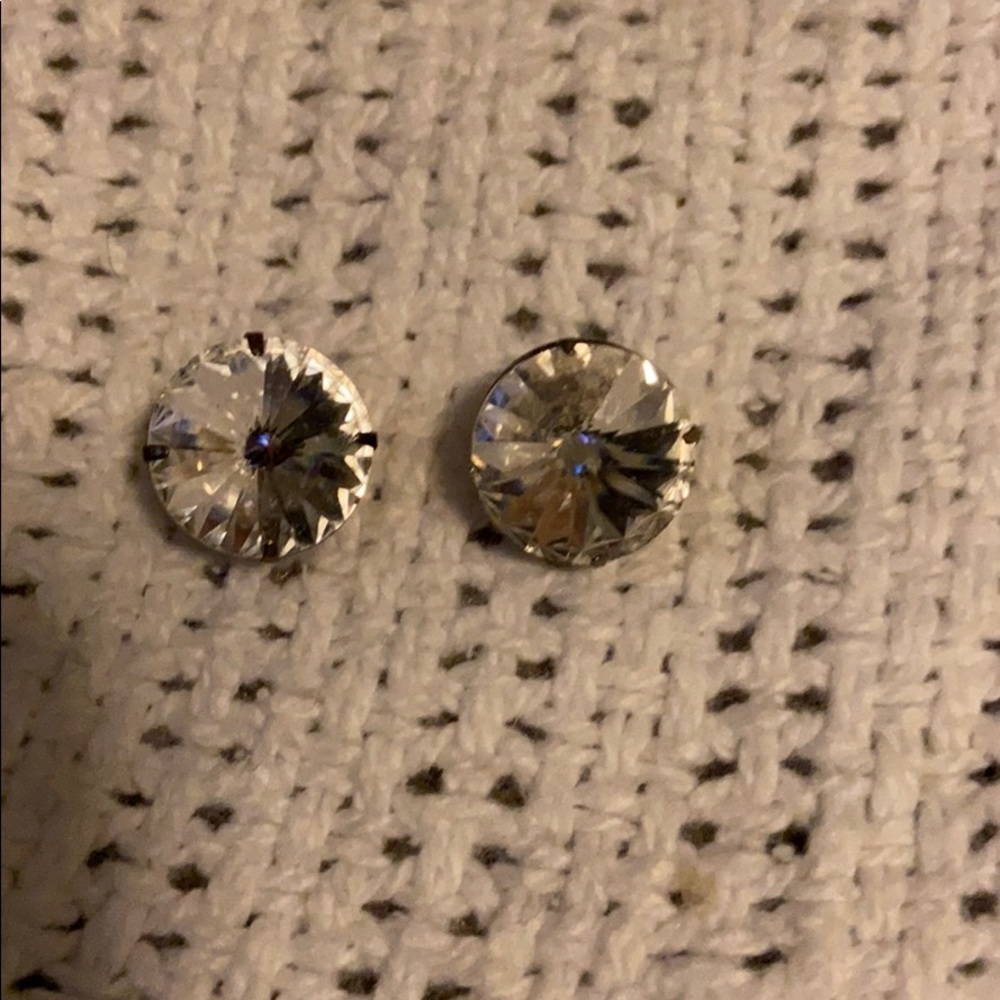 🔥3/$15 Large Round Crystal post earrings
